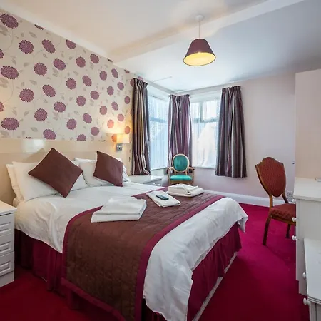Barrowfield 3* New Quay